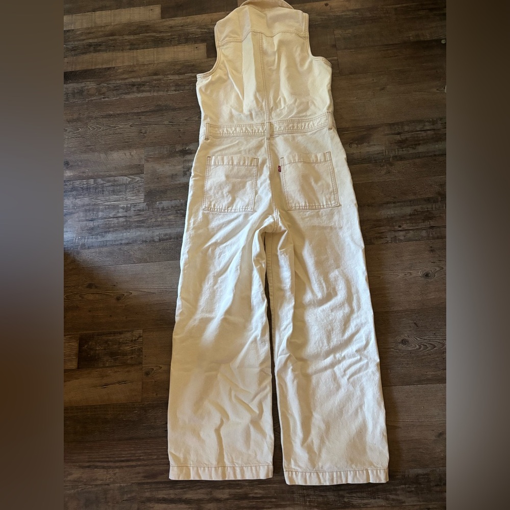 Women’s size small Levi's cream sleeveless jumpsuit